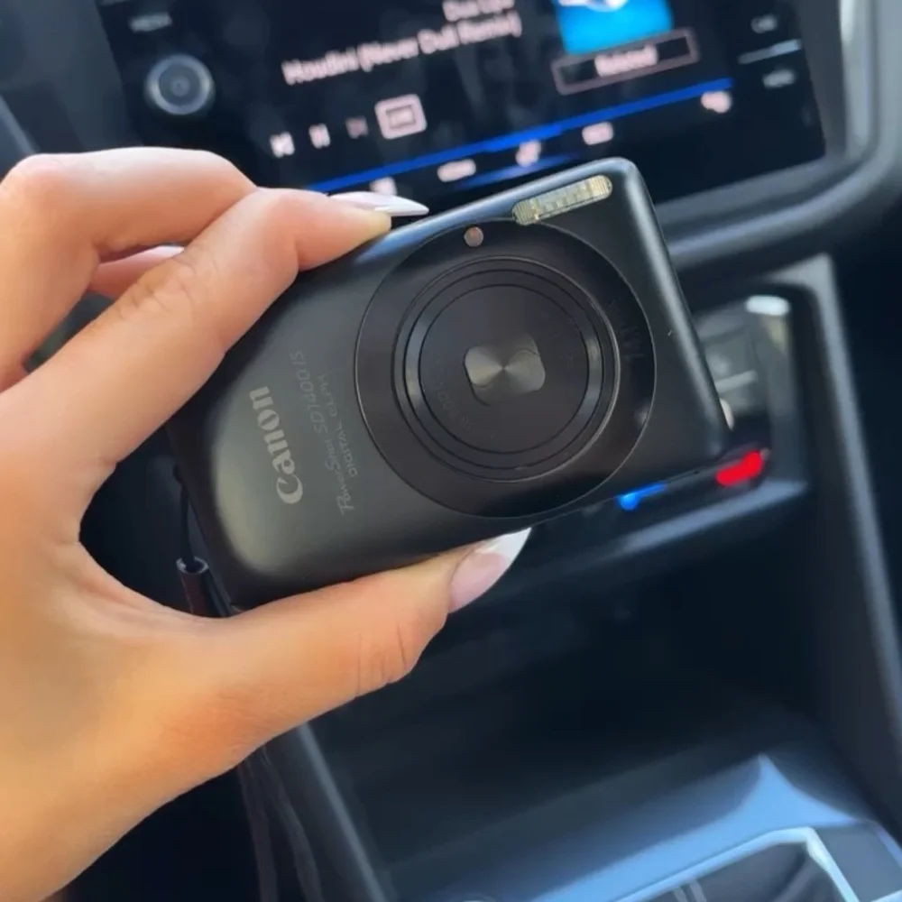 Canon Powershot SD1400 IS Digital ELPH Camera